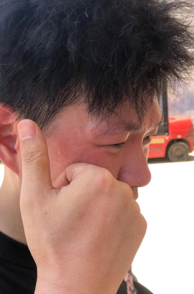 高溫下的供水抄表員：走街串巷，只為精準(zhǔn)和擔(dān)當(dāng)